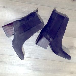 Blonde Square Block Heel Ankle Boots, size 7